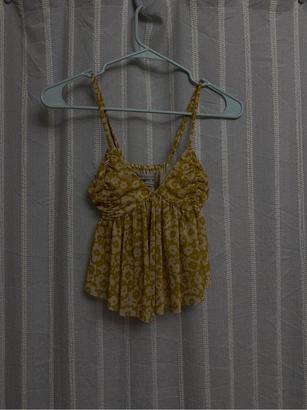 Extra Small Urban Outfitters Yellow Floral Cropped Cami Top
